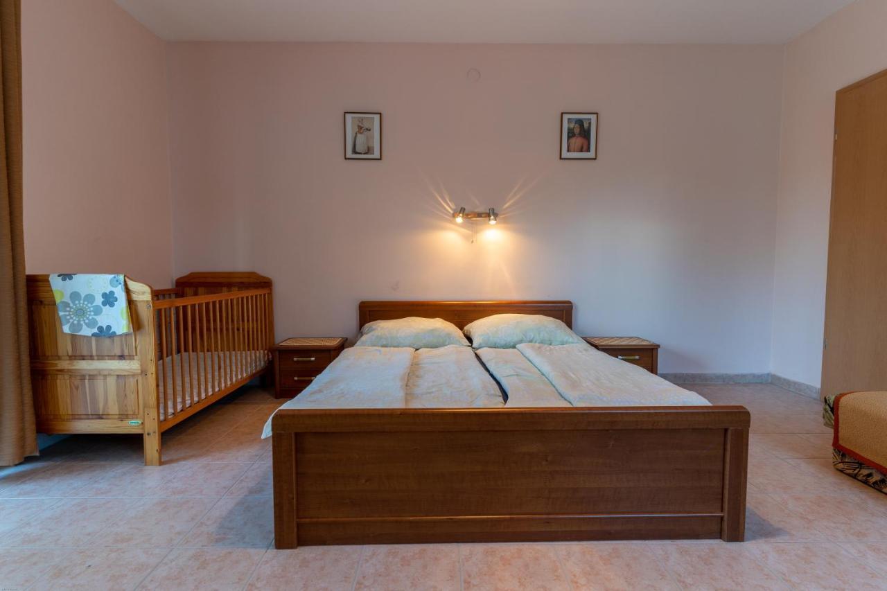 ハイデゥソボスロー Izabella Panzio Bed & Breakfast エクステリア 写真