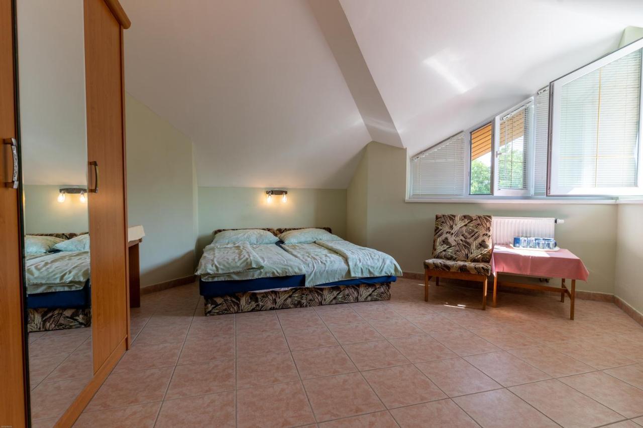 ハイデゥソボスロー Izabella Panzio Bed & Breakfast エクステリア 写真