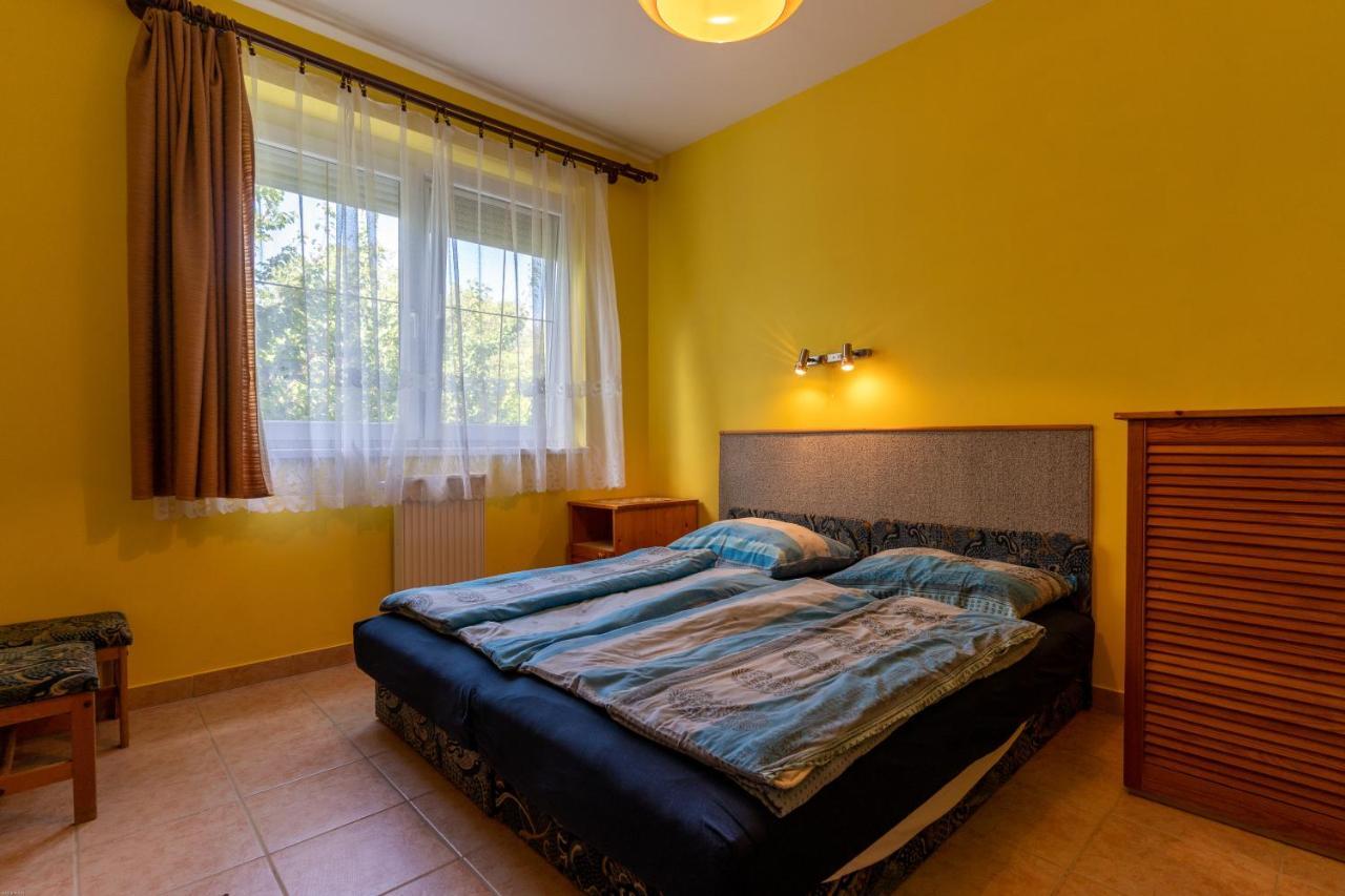 ハイデゥソボスロー Izabella Panzio Bed & Breakfast エクステリア 写真