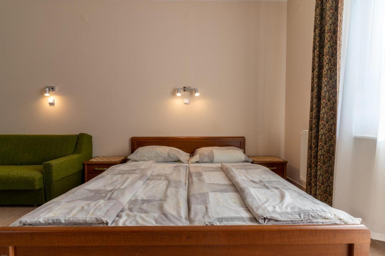 ハイデゥソボスロー Izabella Panzio Bed & Breakfast エクステリア 写真