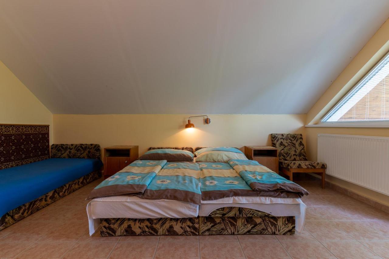 ハイデゥソボスロー Izabella Panzio Bed & Breakfast エクステリア 写真