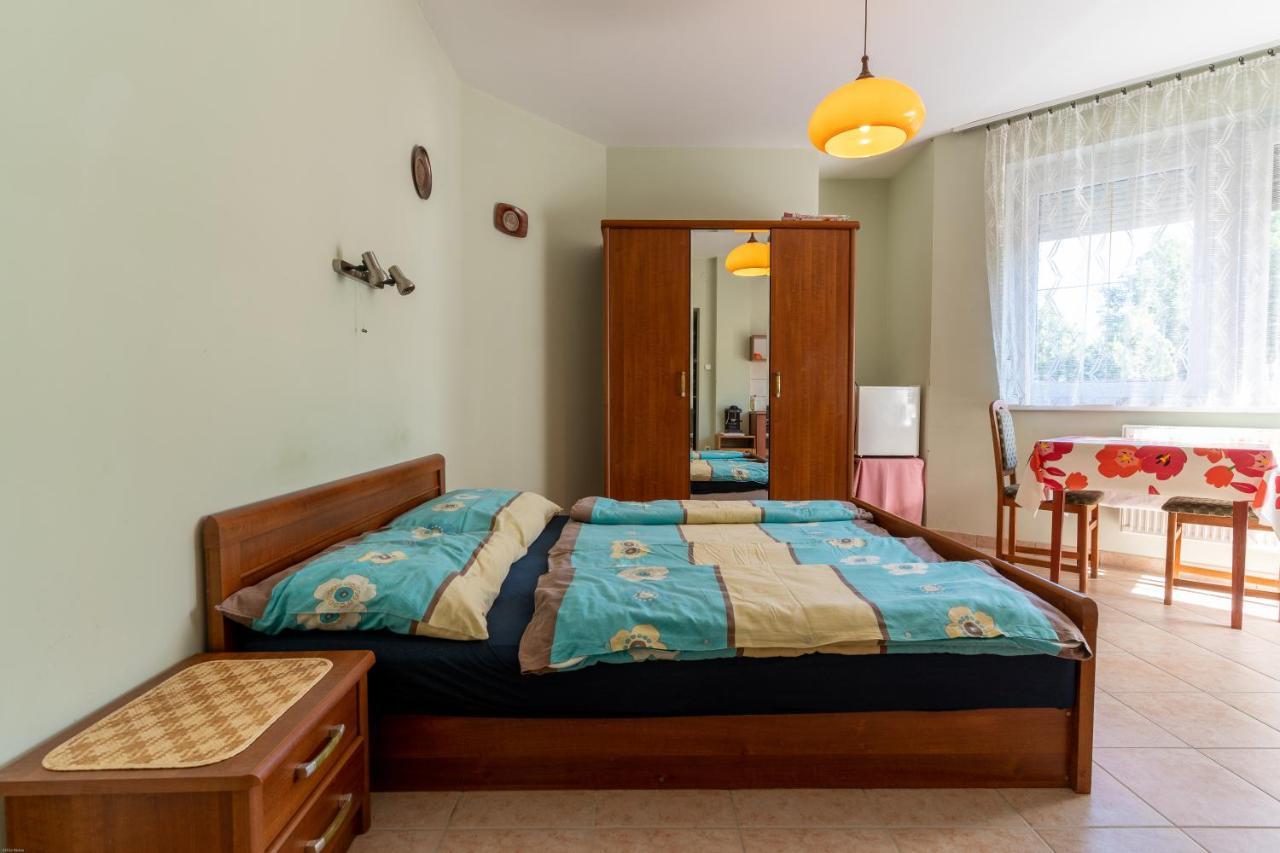 ハイデゥソボスロー Izabella Panzio Bed & Breakfast エクステリア 写真