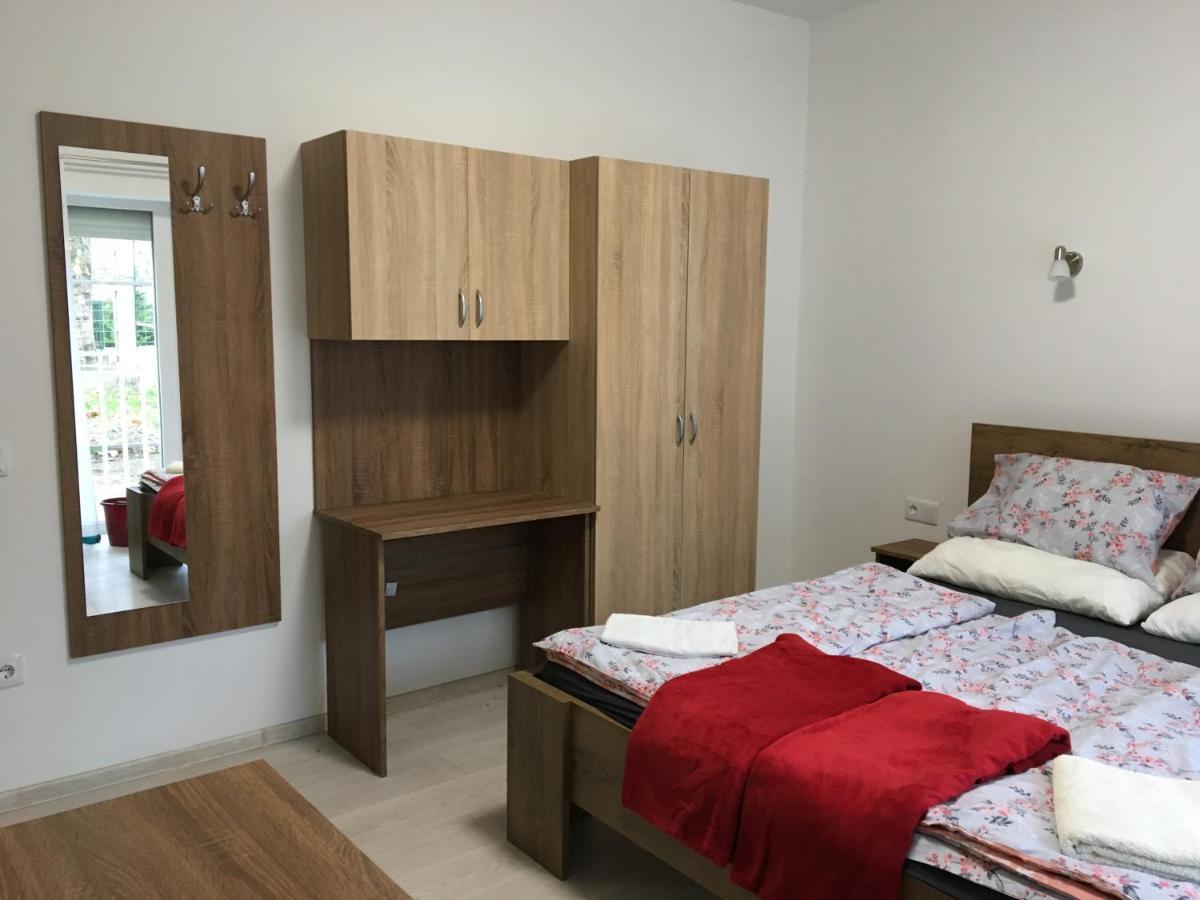 ハイデゥソボスロー Izabella Panzio Bed & Breakfast エクステリア 写真