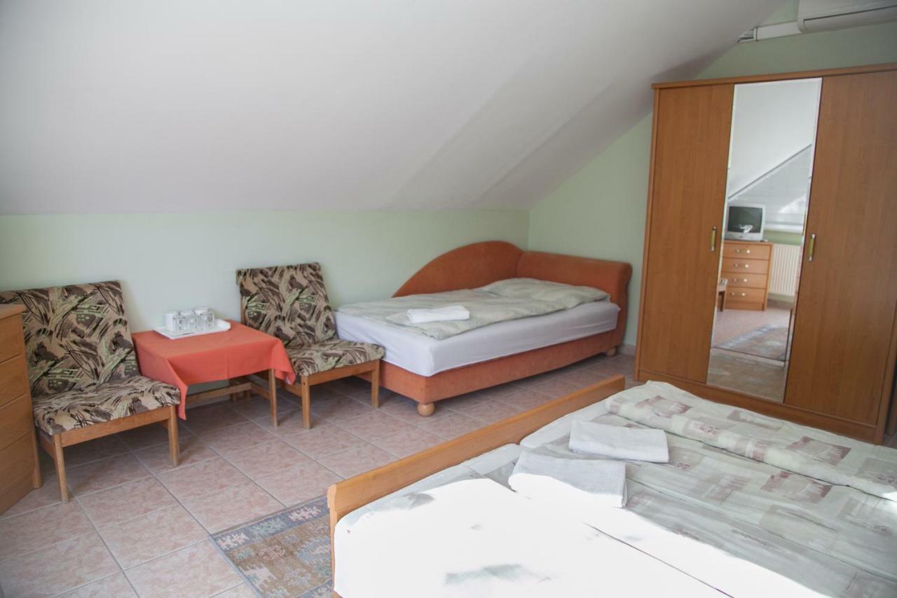 ハイデゥソボスロー Izabella Panzio Bed & Breakfast エクステリア 写真