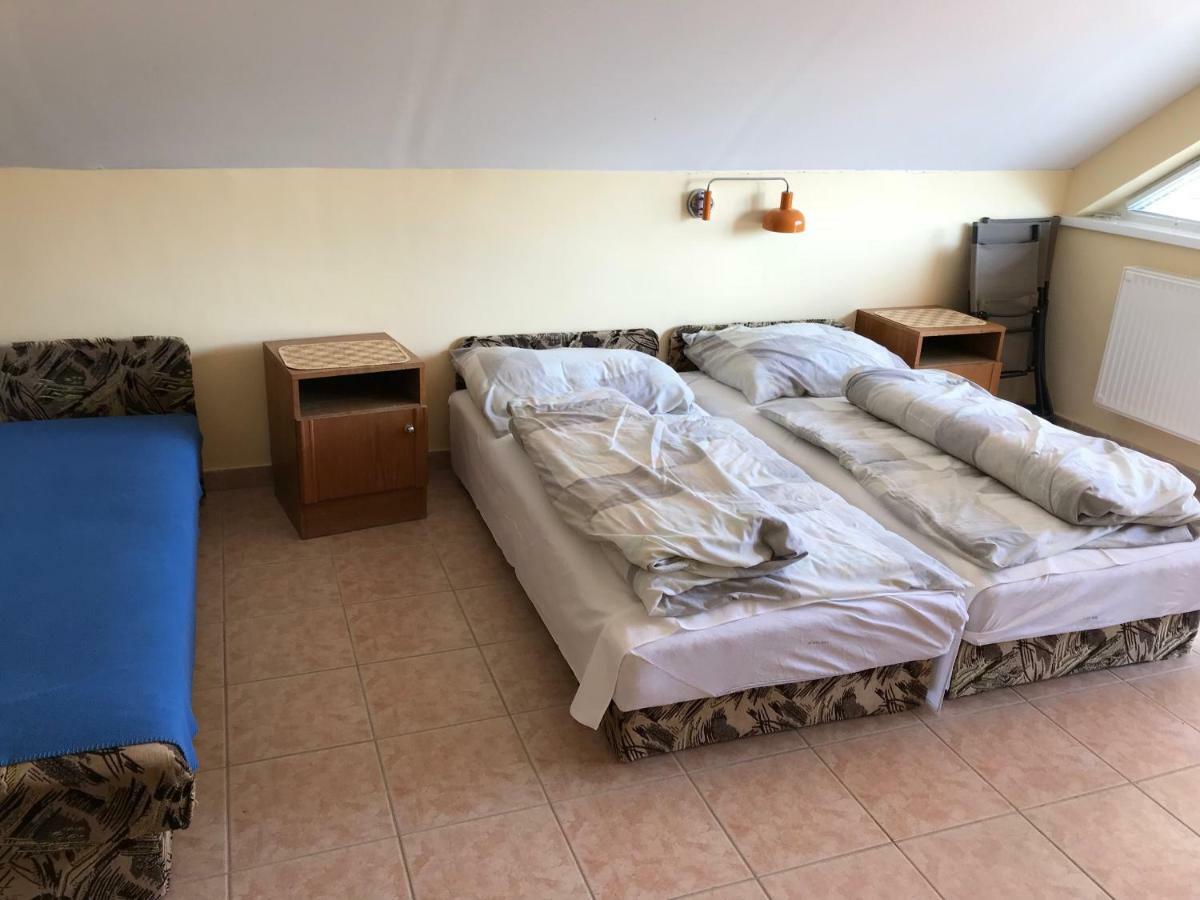 ハイデゥソボスロー Izabella Panzio Bed & Breakfast エクステリア 写真